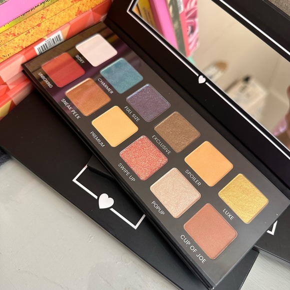 BOXYCHARM Hello Charmer Eyeshadow Palette - Picture 4 of 4